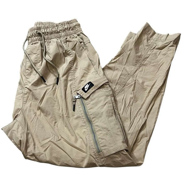 Women’s Nike Khaki Joggers Cargo - Size Medium - Picture 4 of 8